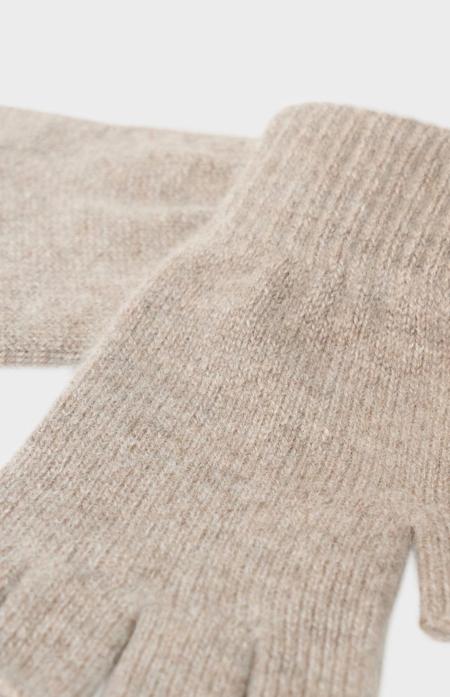 Pringle of Scotland Fingerless Cashmere Gloves In Mushroom showing knit detail