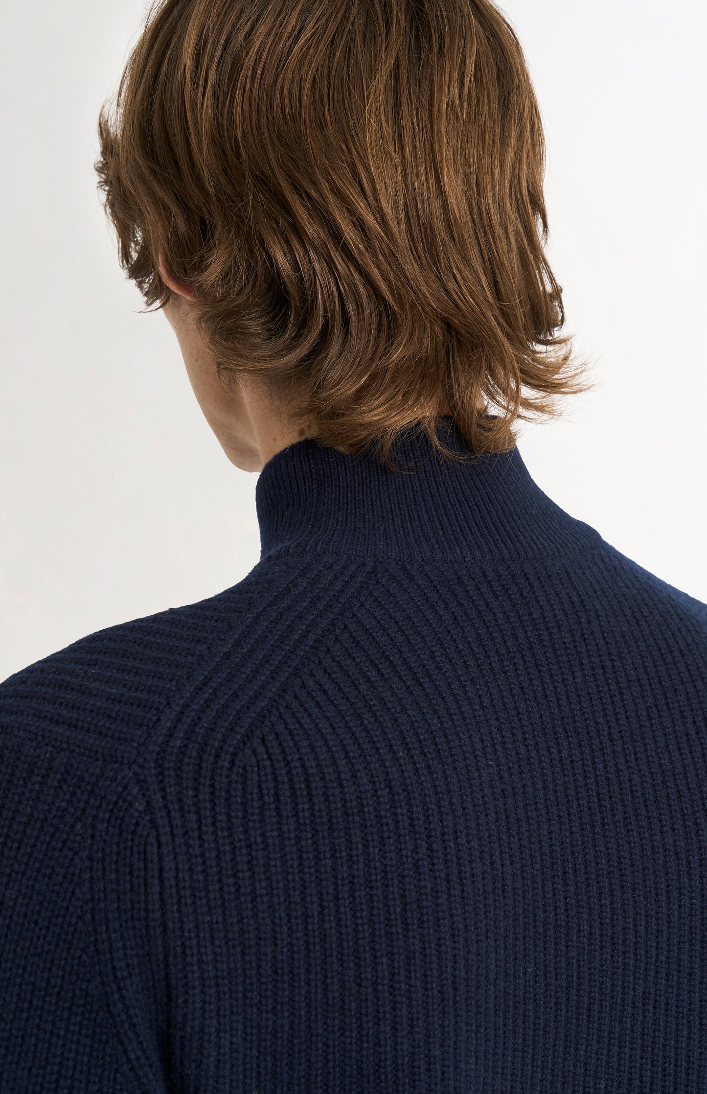 Pringle of Scotland Men’s Cashmere Mock Neck Jumper In Navy Blue showing neck detail at back