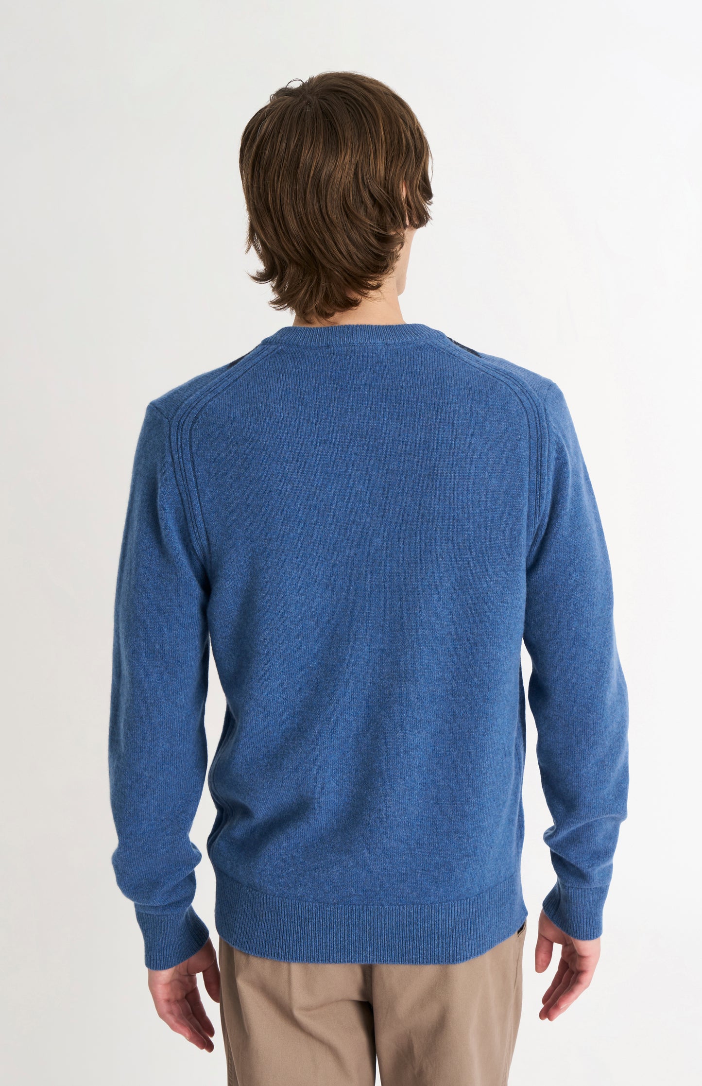 Pringle Men's Kessock V-neck Lambswool Argyle Jumper In Blue, Mushroom & Navy rear view