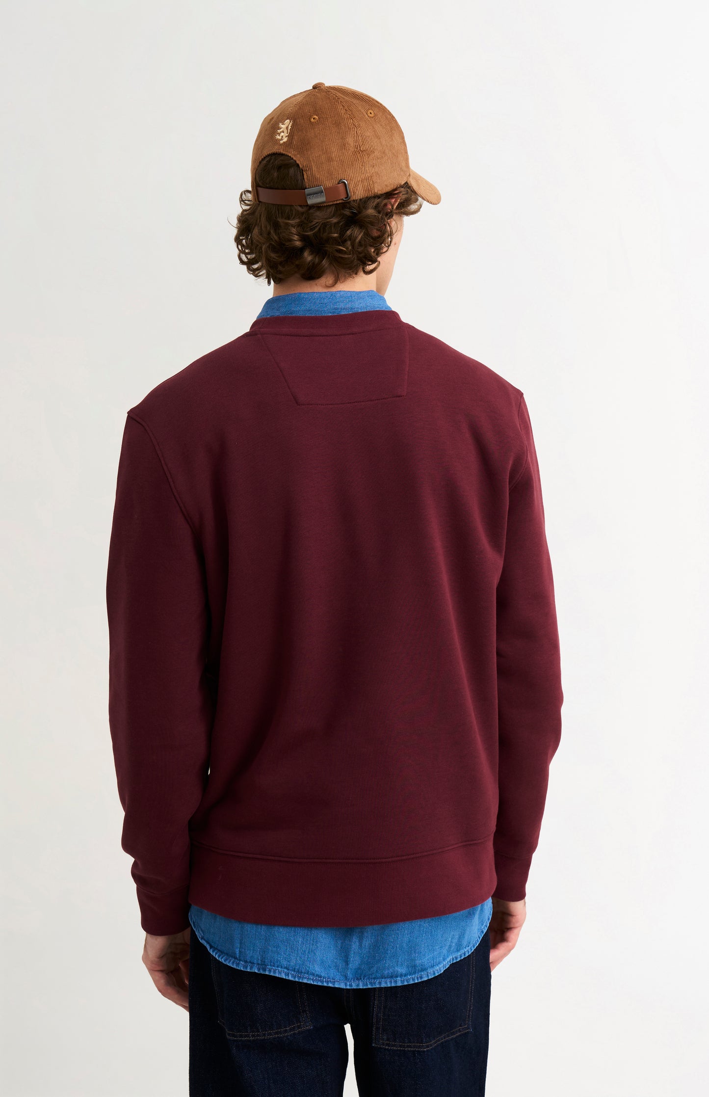 Pringle of Scotland Men's Crew Neck Sweatshirt In Burgundy rear view