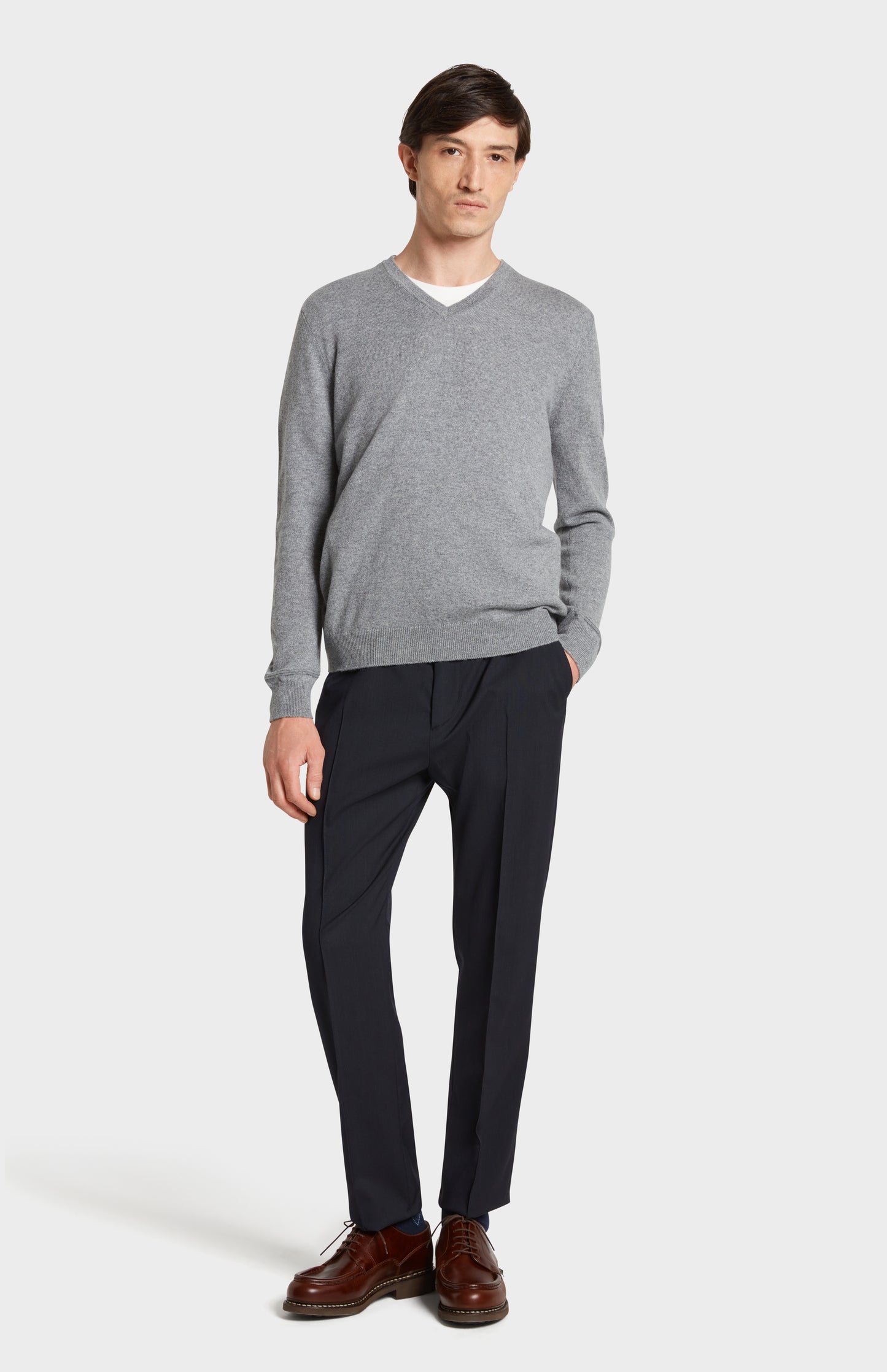 Full front image in Pringle of Scotland Cashmere V Neck jumper in Grey Melange