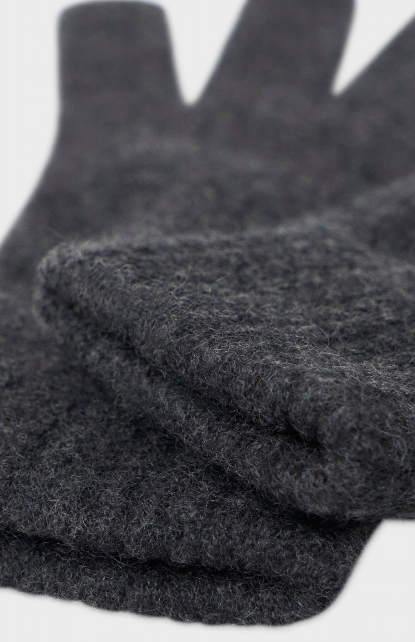 Pringle of Scotland Classic Cashmere Gloves In Charcoal cuff detail