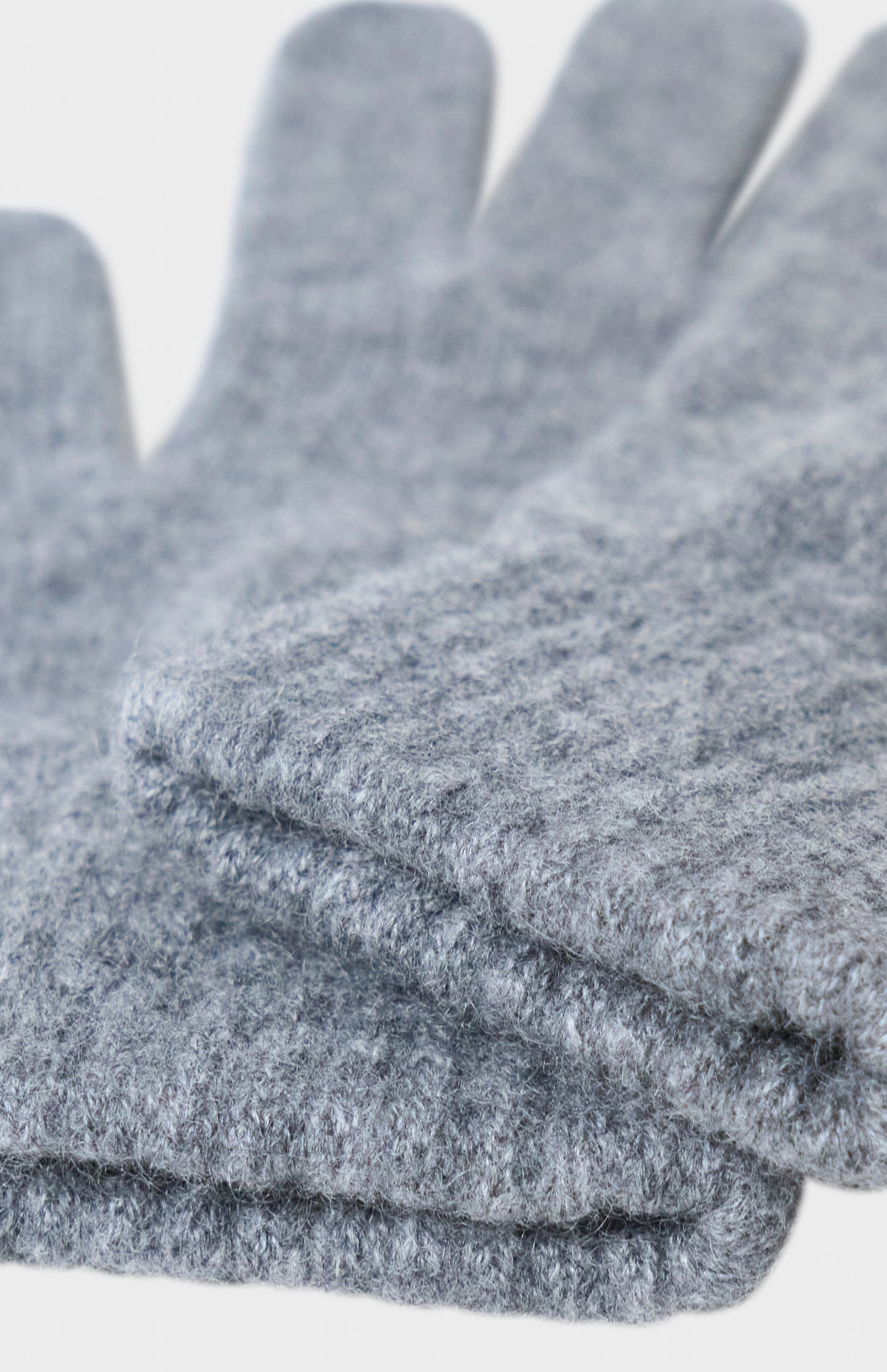 Pringle of Scotland Classic Cashmere Gloves In Grey cuff detail