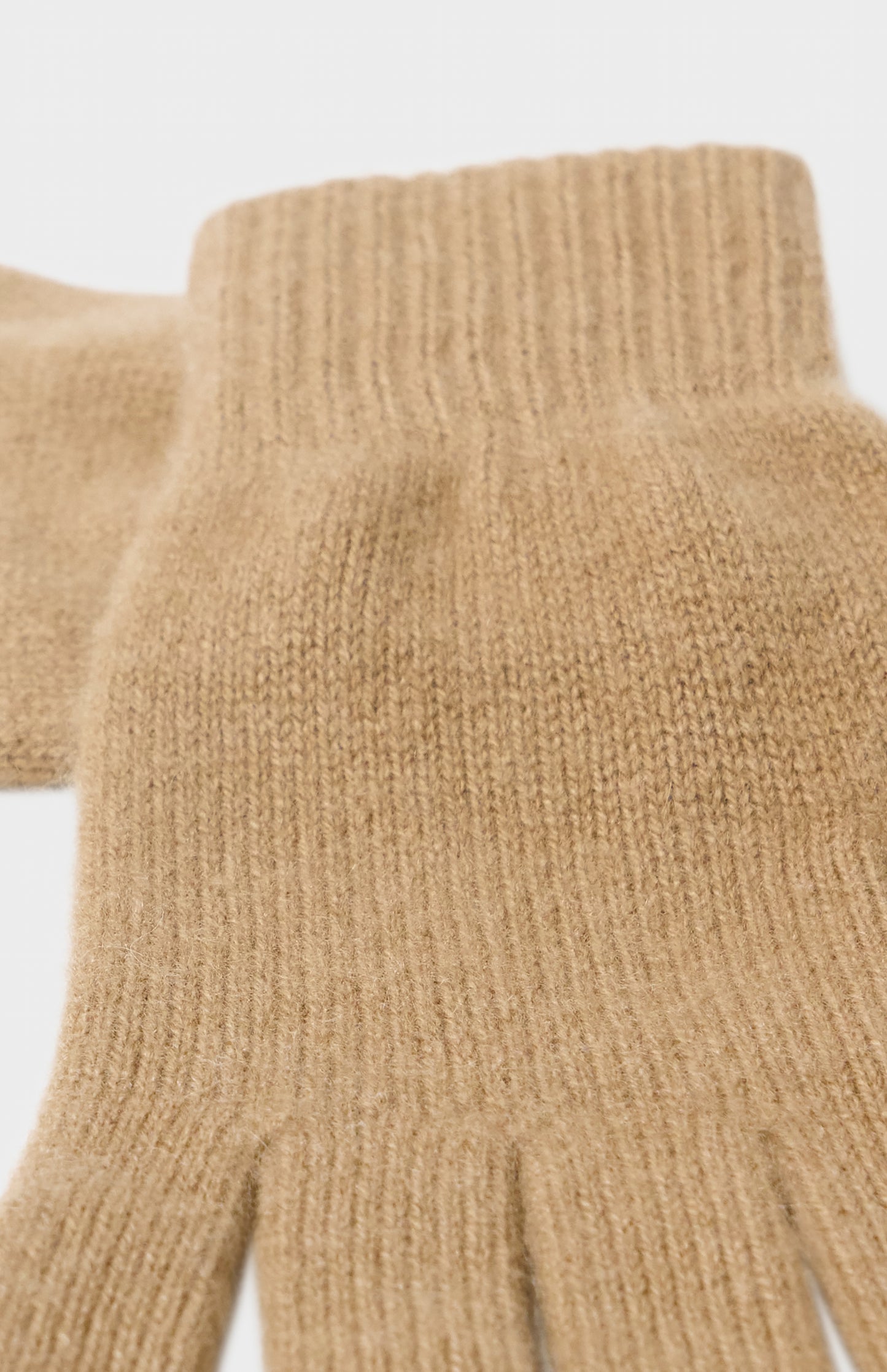Pringle of Scotland Classic Cashmere Gloves In Camel showing knit detail