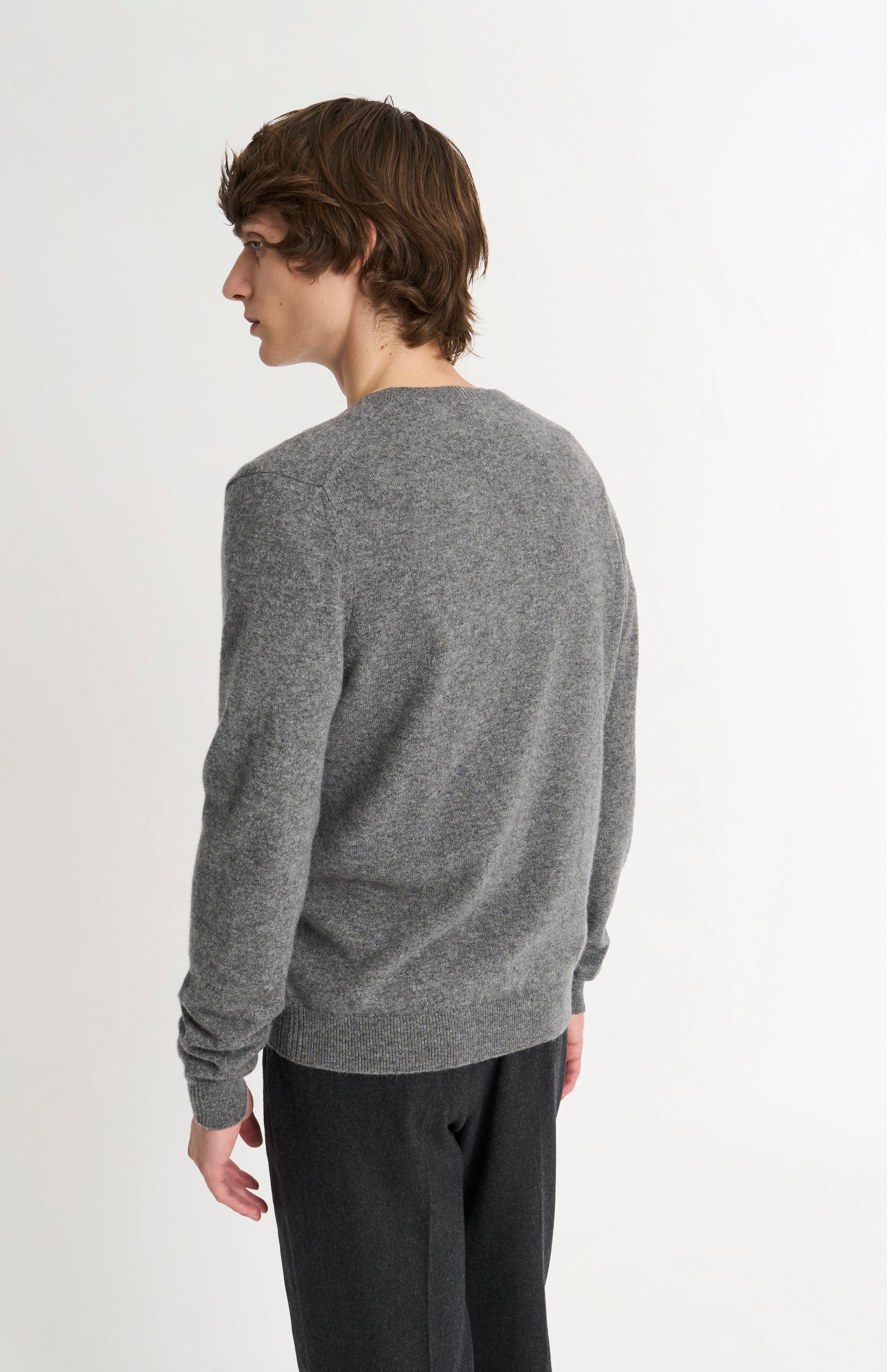 Pringle of Scotland Men’s Cashmere V-Neck Jumper In Light Grey Melange rear view