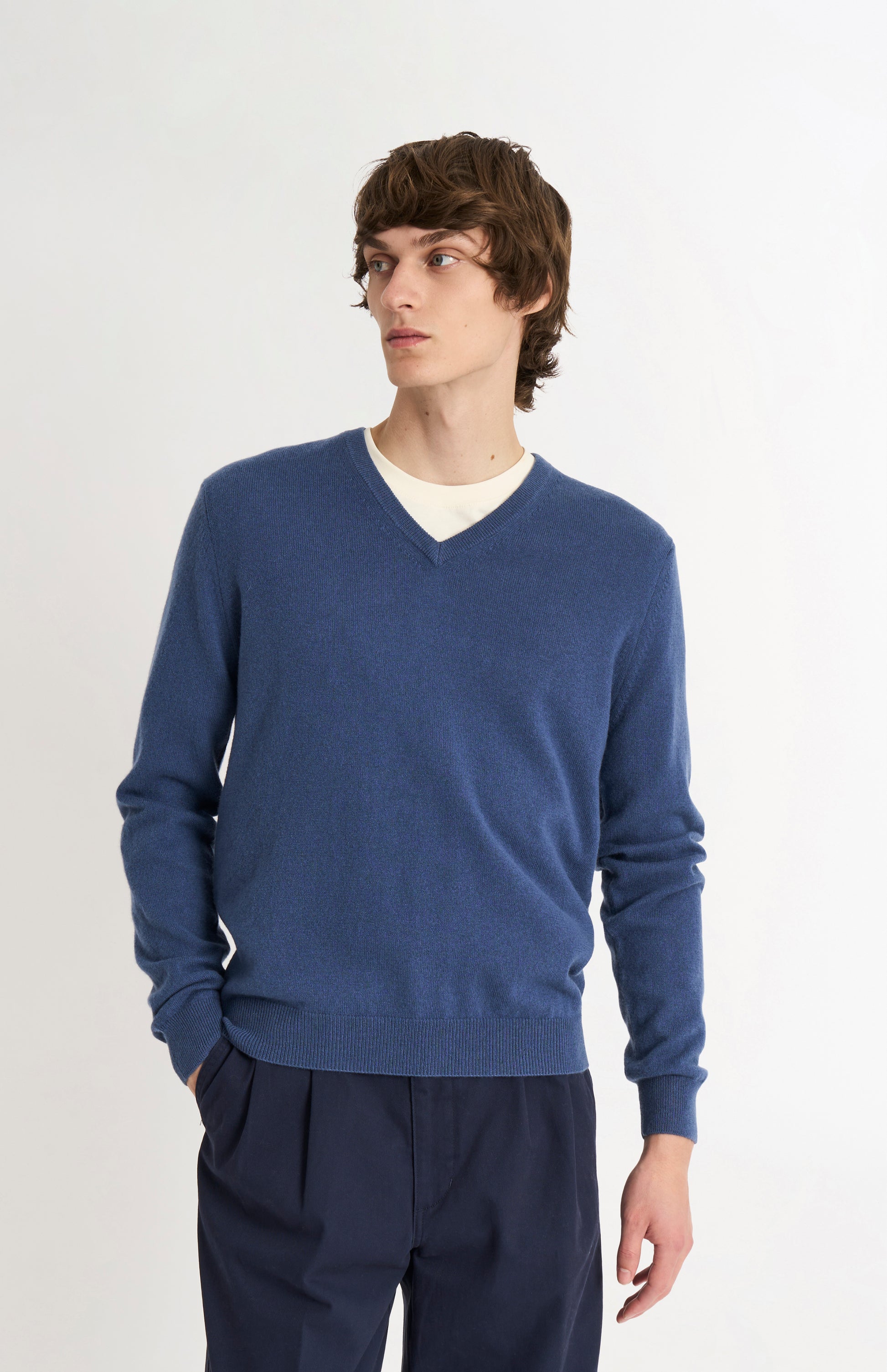 Pringle of Scotland Men’s Cashmere V-Neck Jumper In Bering Sea Blue on model