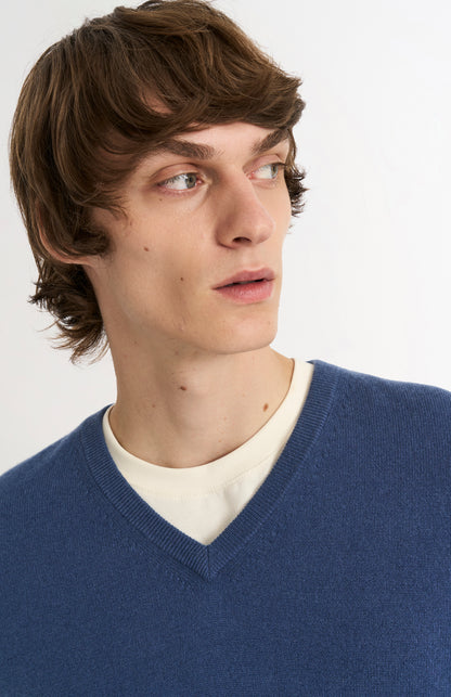 Pringle of Scotland Men’s Cashmere V-Neck Jumper In Bering Sea Blue showing v-neck detail