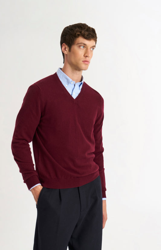 Pringle of Scotland Men’s Cashmere V-Neck Jumper In Burgundy on model