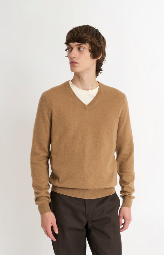 Pringle of Scotland Men’s Cashmere V-Neck Jumper In Camel on model
