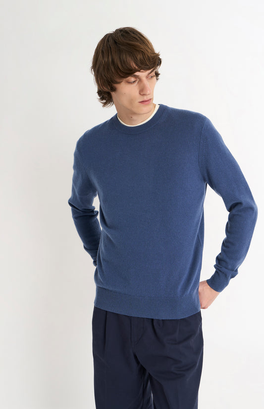 Pringle of Scotland Men’s Cashmere Crew Neck Jumper In Bering Sea Blue on model