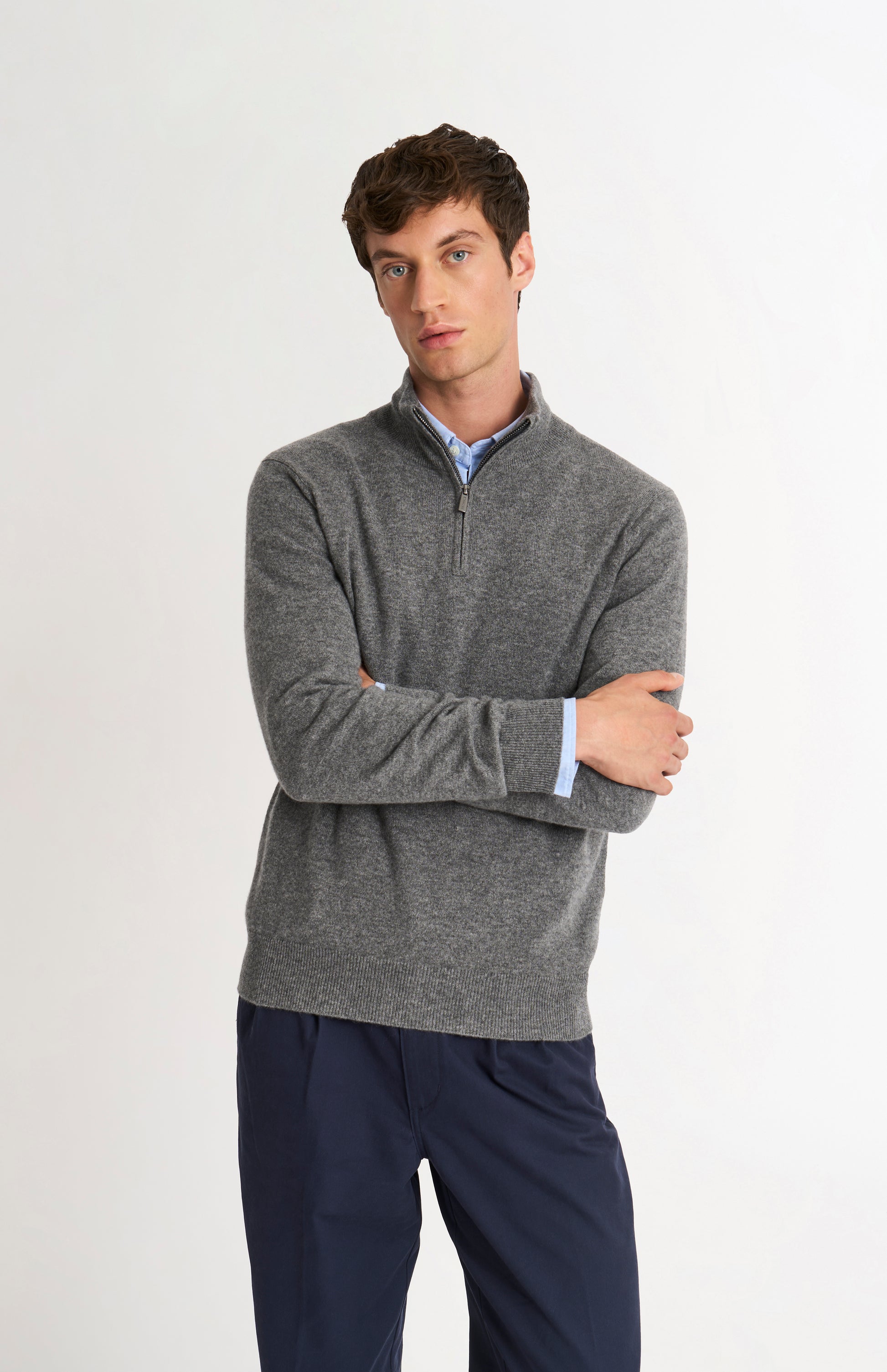 Pringle Men’s Cashmere Qtr Zip Jumper In Light Grey Melange on model