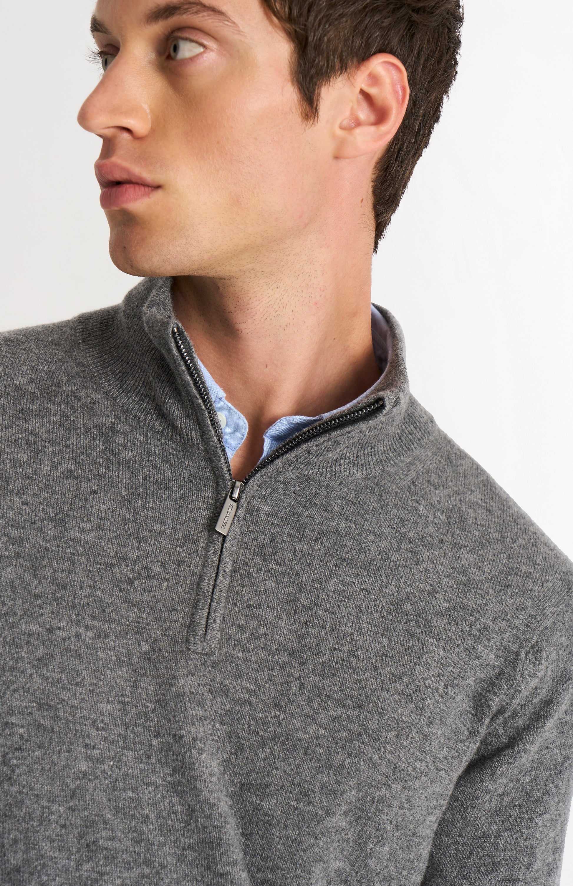 Pringle Men’s Cashmere Qtr Zip Jumper In Light Grey Melange showing zip detail