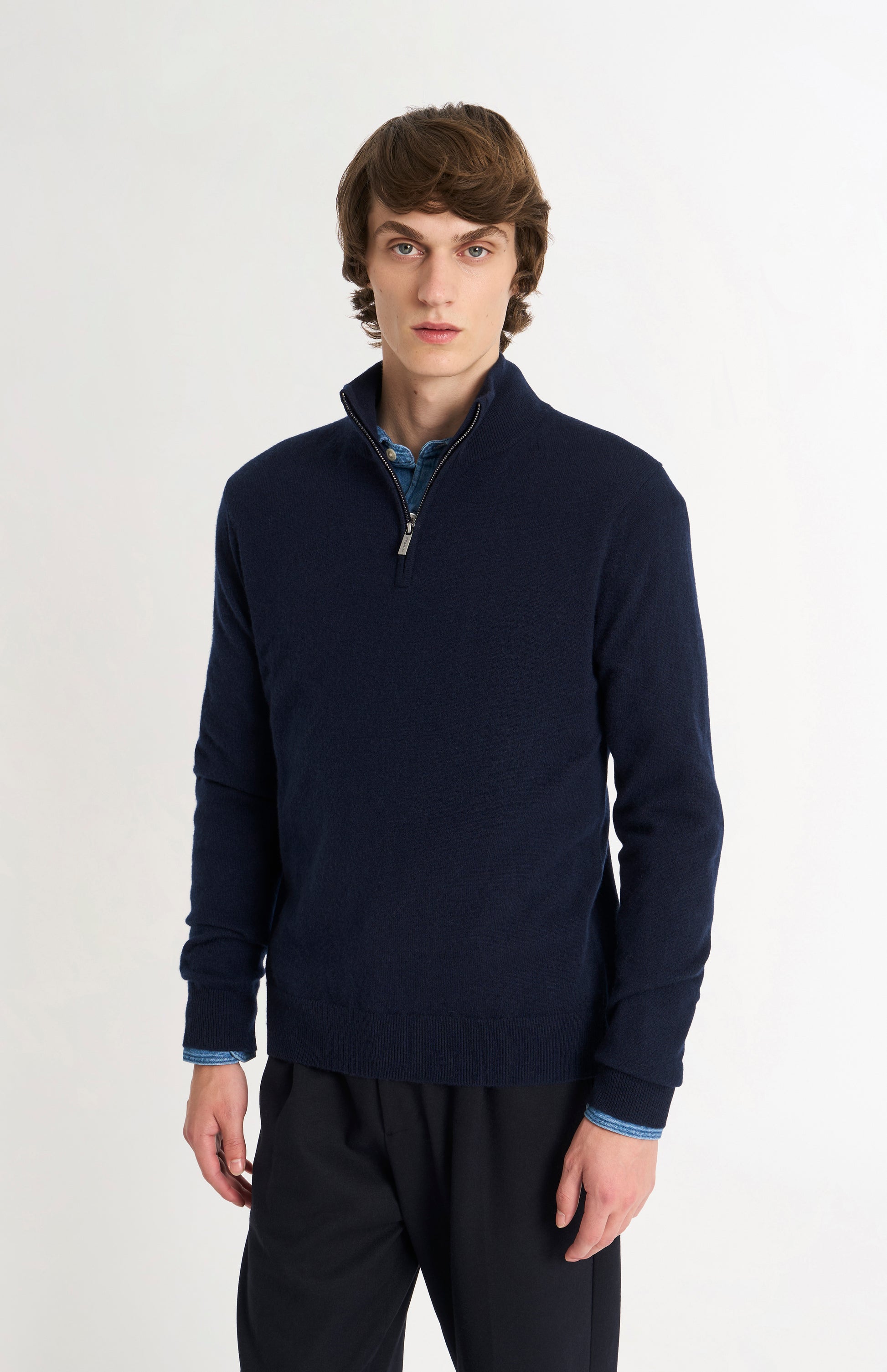 Pringle of Scotland Men’s Cashmere Qtr Zip Jumper In Navy Blue on model
