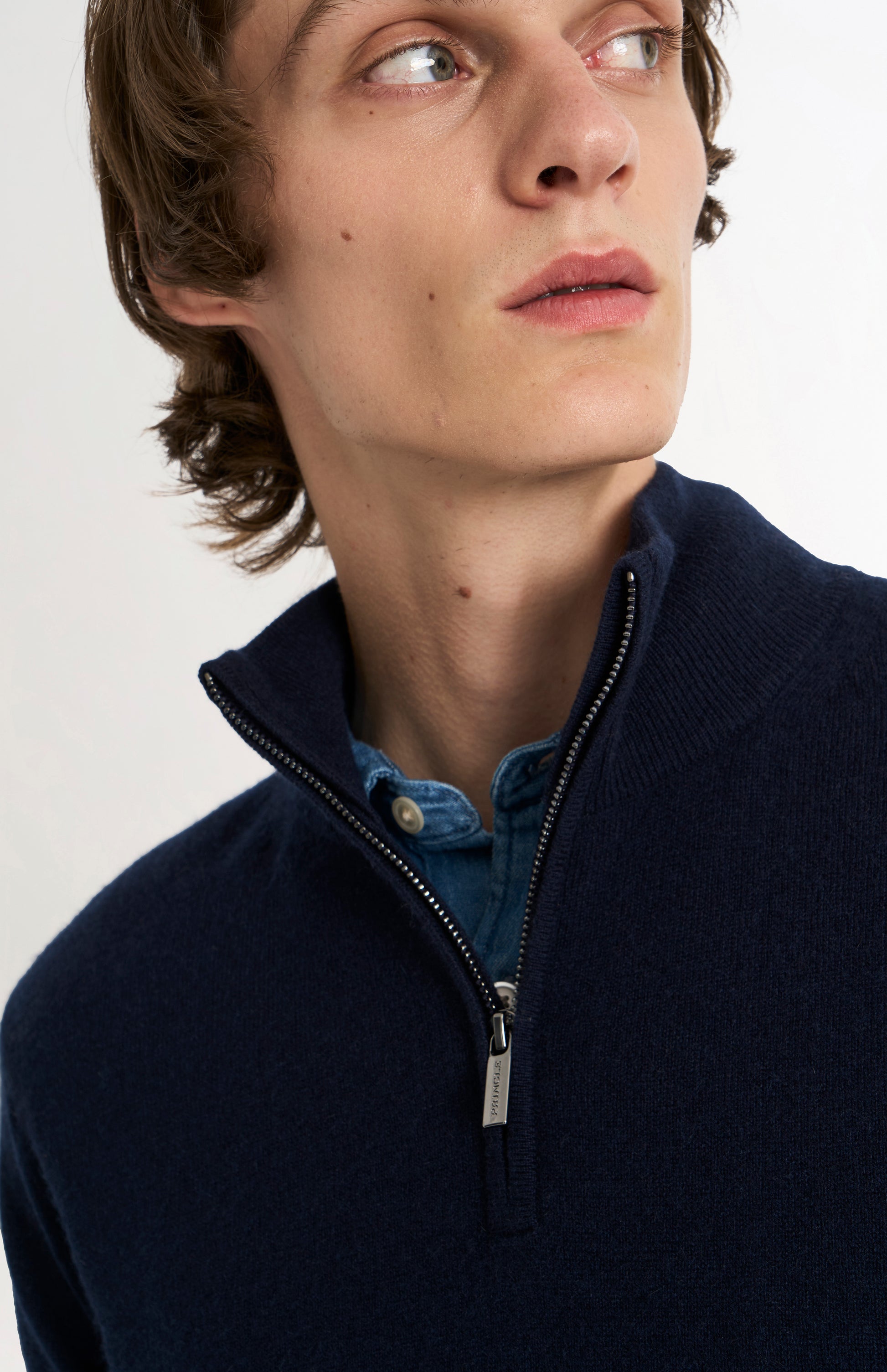 Pringle of Scotland Men’s Cashmere Qtr Zip Jumper In Navy Blue  showing zip detail