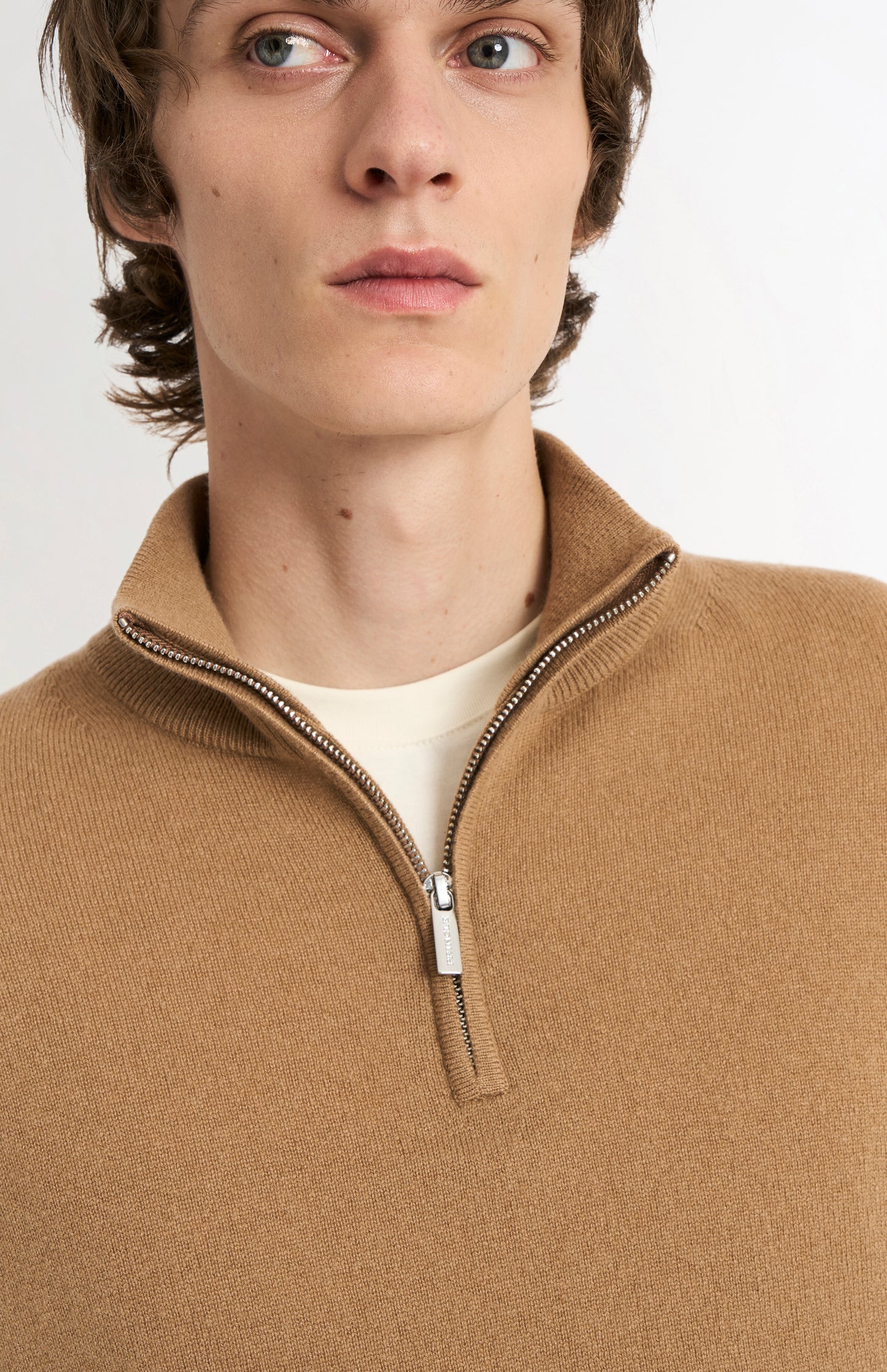 Pringle of Scotland Men’s Cashmere Qtr Zip Jumper In Camel showing zip detail
