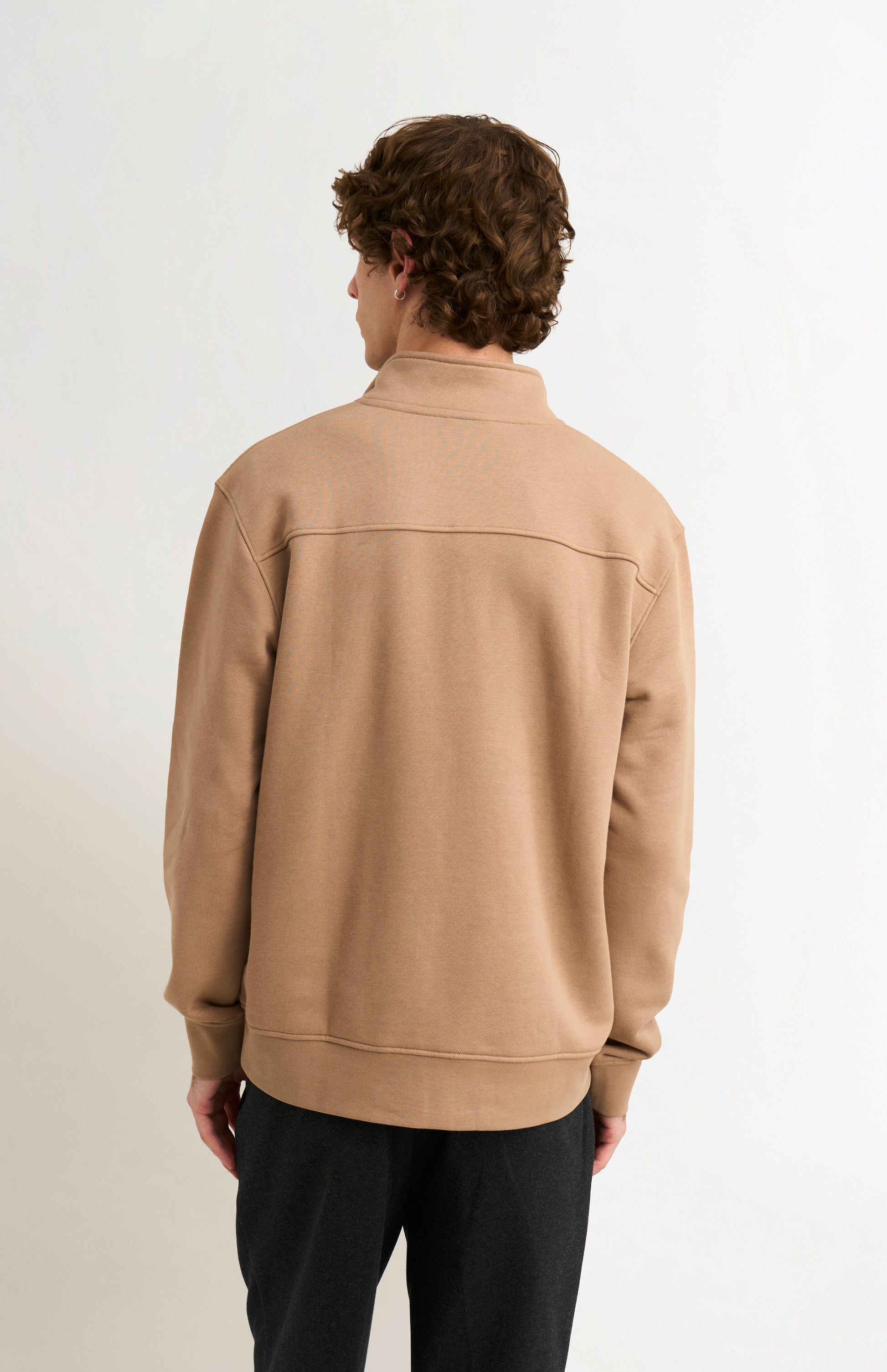  Pringle of Scotland Men's Qtr Zip Track Jumper In Mushroom rear view