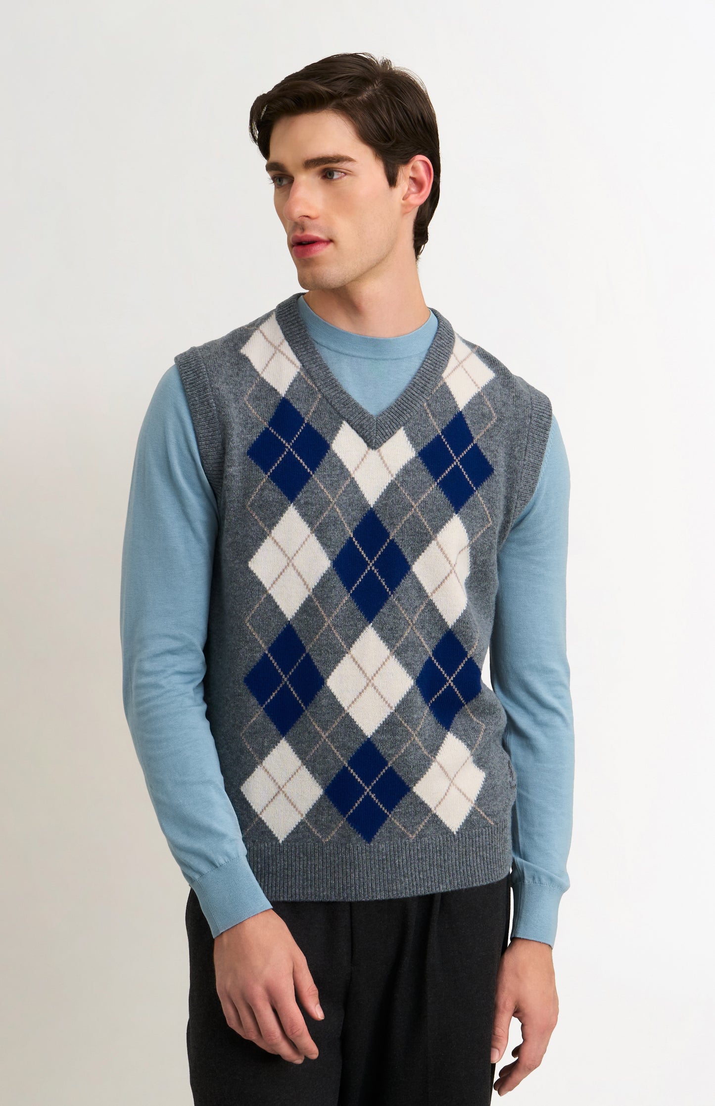 Men's Supersoft Lambswool Argyle V-neck Vest In Grey