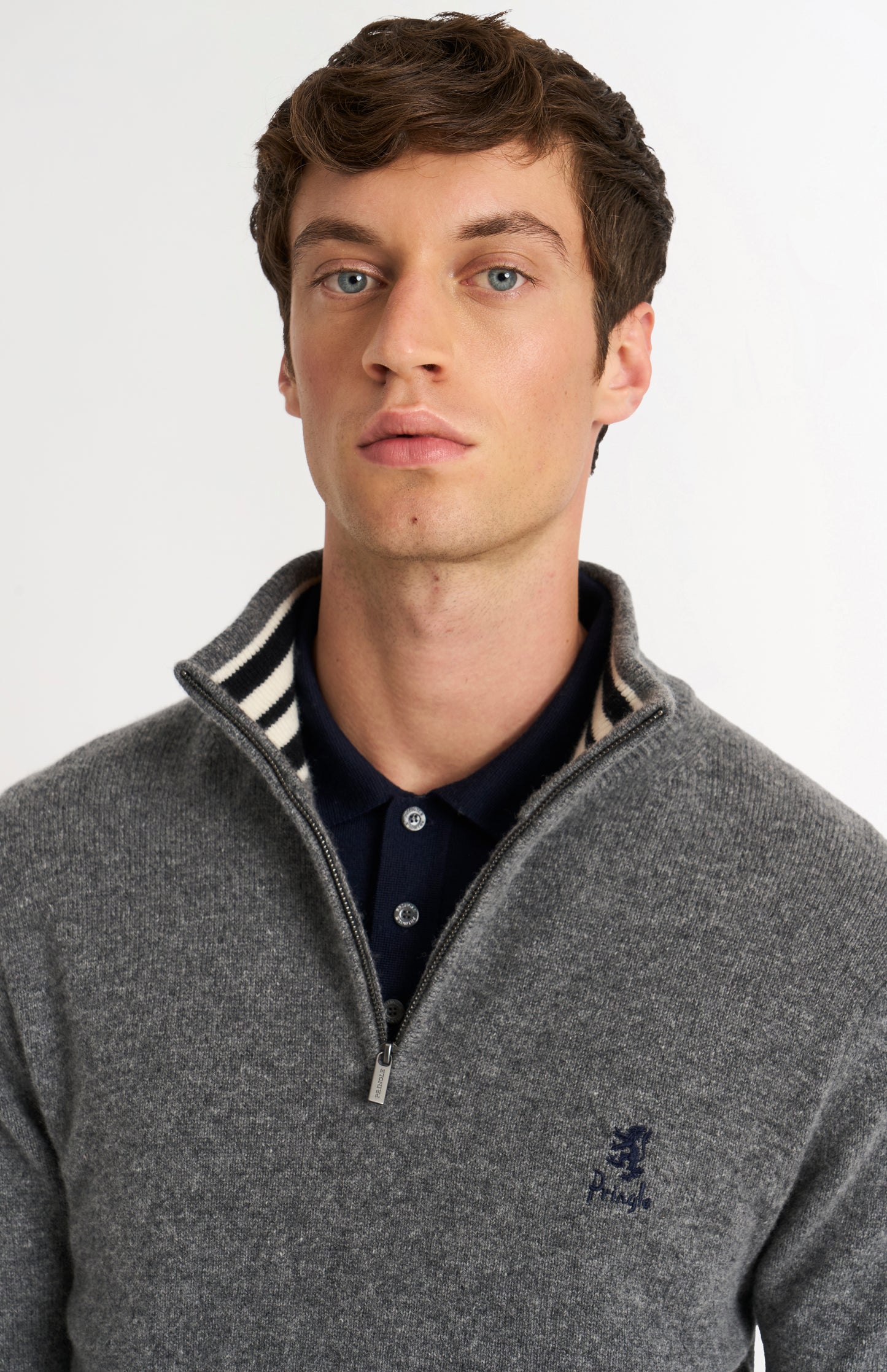 Pringle of Scotland Men’s Lambswool Qtr Zip Jumper In Grey Melange showing neck detail
