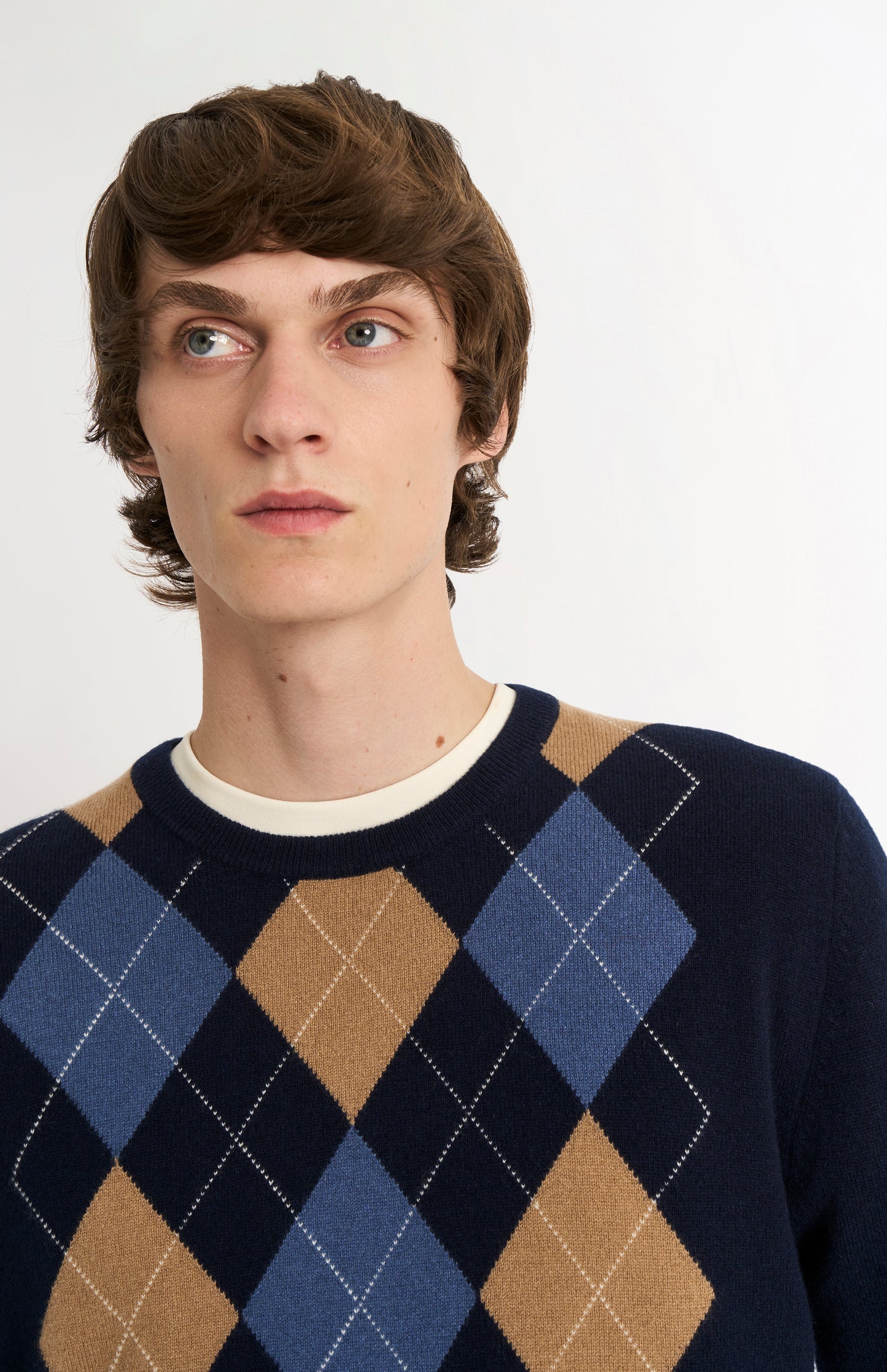 Pringle Men's Crew Neck Cashmere Argyle Jumper in Navy, Camel & Blue neck detail