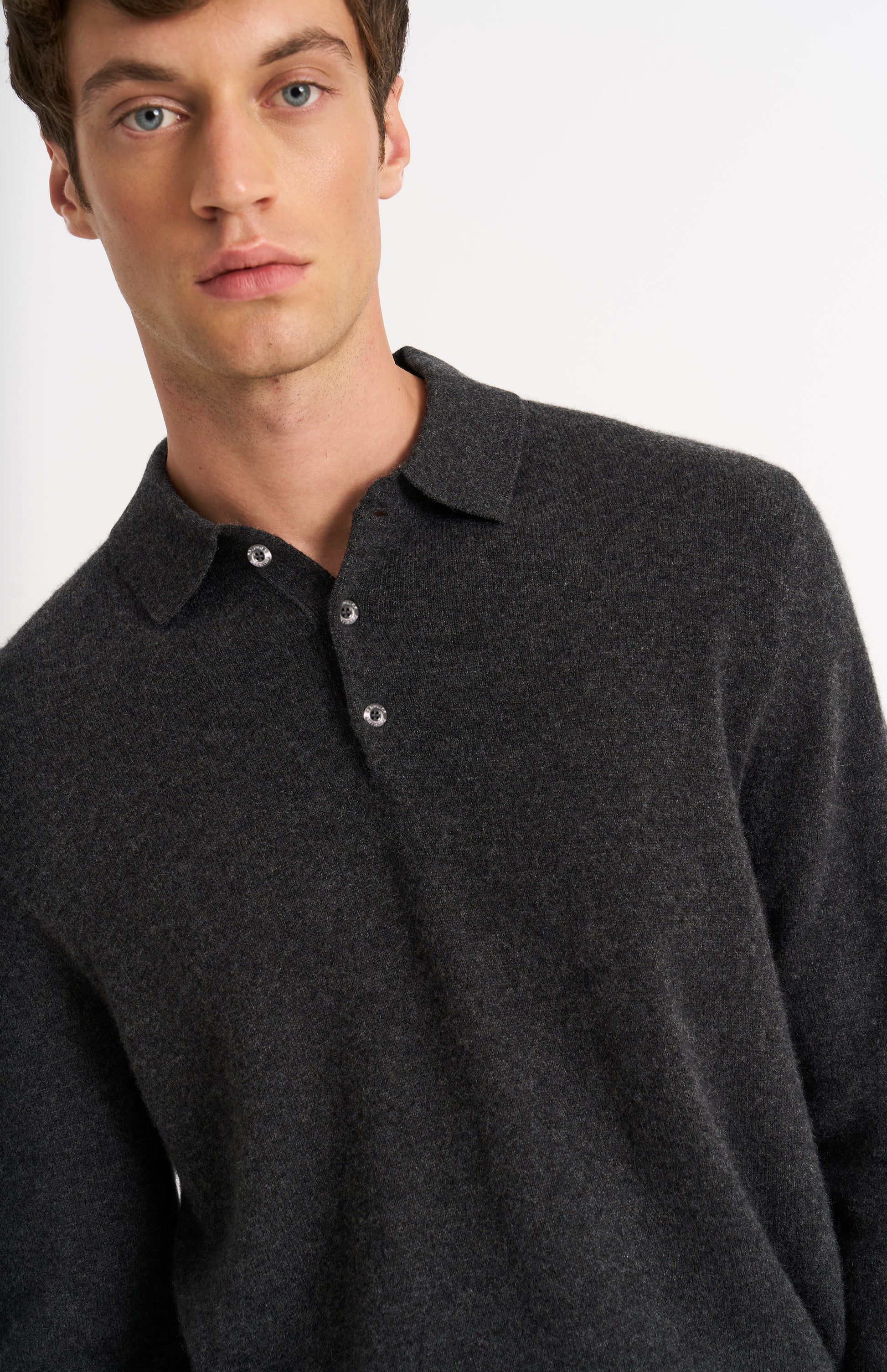Pringle of Scotland Men’s Cashmere Polo Shirt Jumper In Charcoal showing collar detail