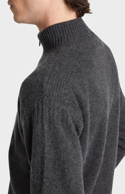 Close up imgae of shoulder rib detail on Pringle of Scotland Qtr zip Cashmere Jumper in Charcoal Melange