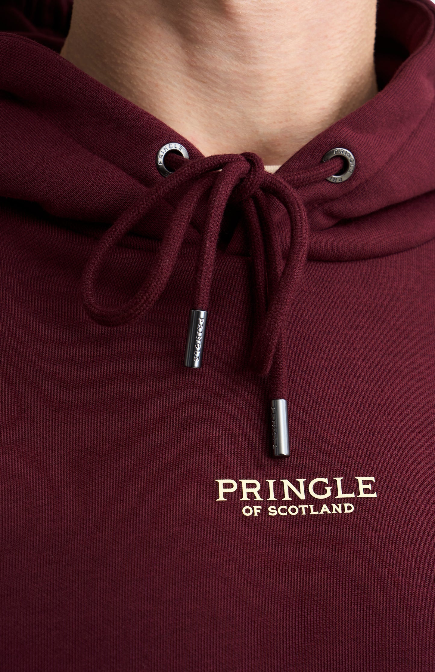 Pringle Men's Hooded Jumper In Burgundy neck detail