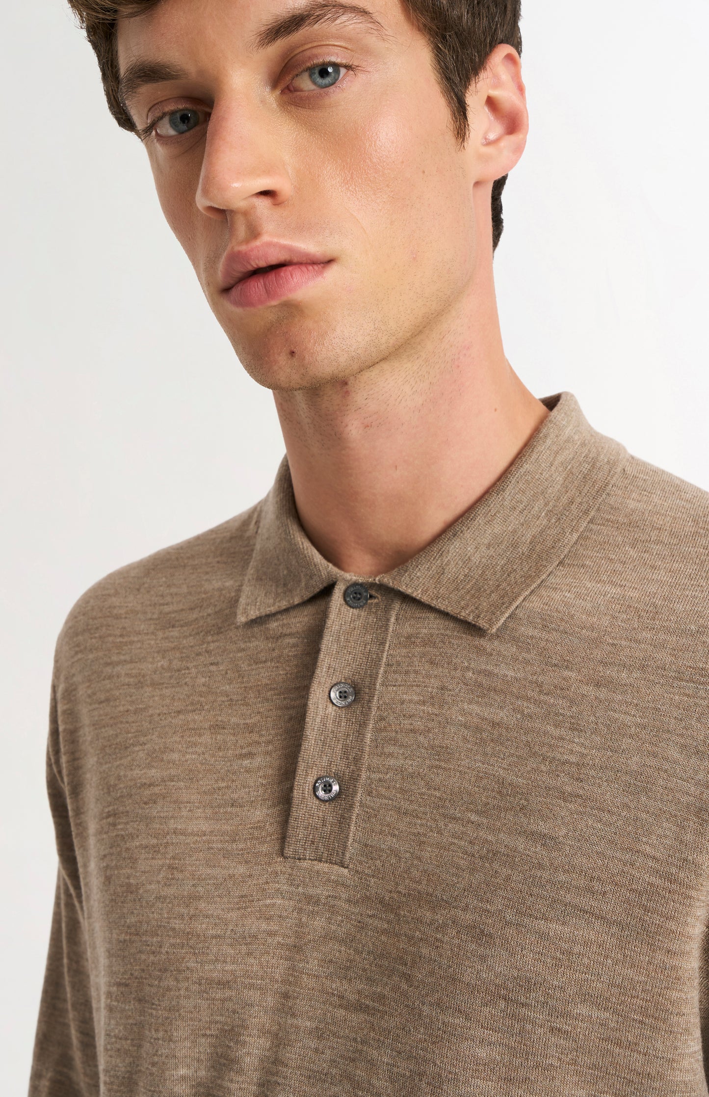 Pringle Men's Polo Shirt Extra Fine Merino Wool Jumper In Mushroom showing neck detail