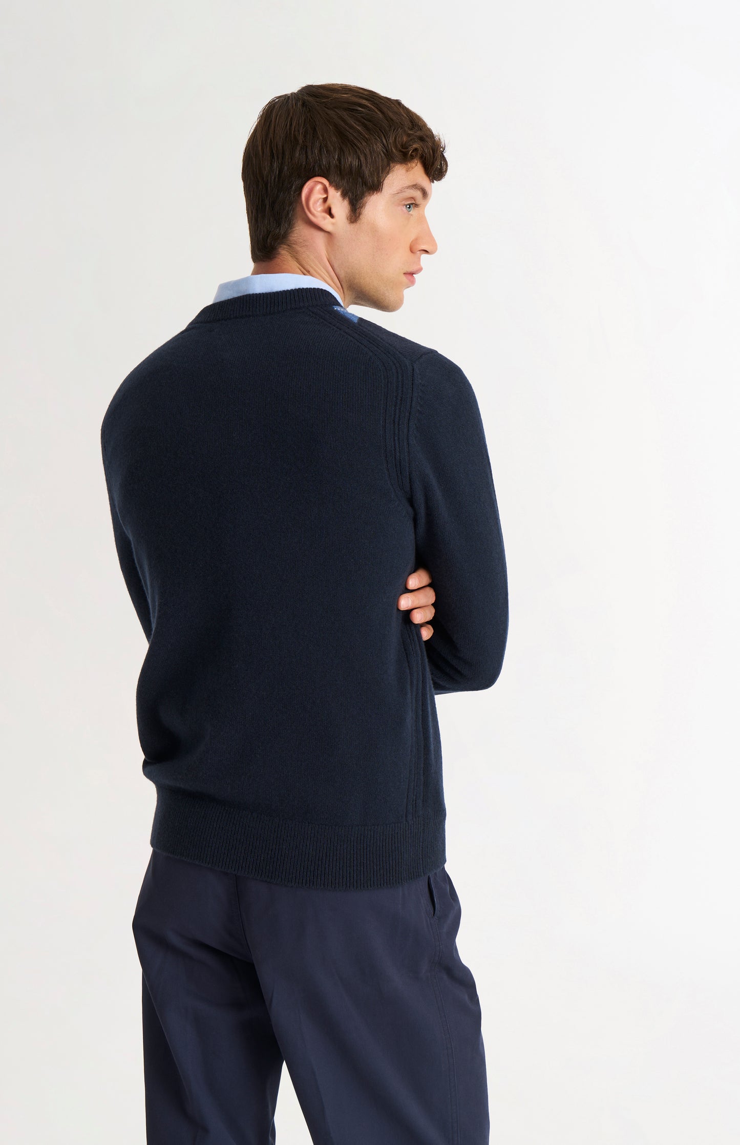 Men's Kessock  V-neck Supersoft Lambswool Argyle Jumper In Navy / Sea Blue / Grey Melange