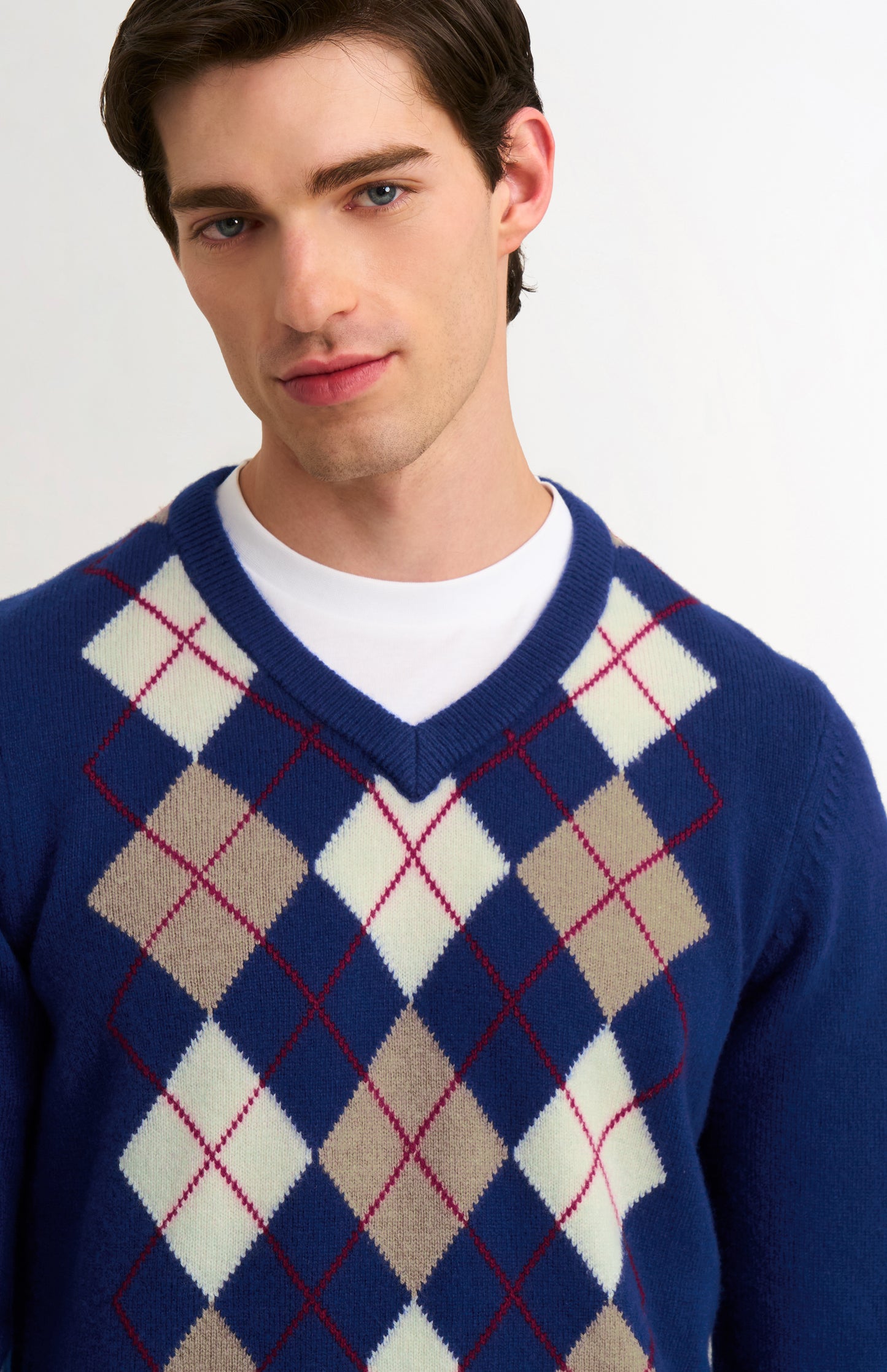 Men's Supersoft Lambswool V-neck Argyle Jumper In Royal Blue / Ecru / Camel