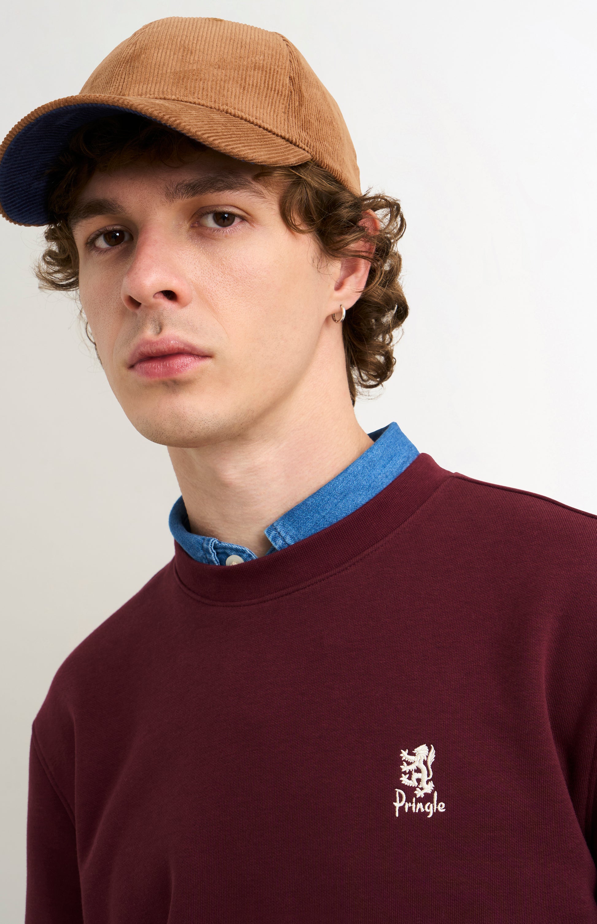 Pringle of Scotland Men's Crew Neck Sweatshirt In Burgundy embroidery detail
