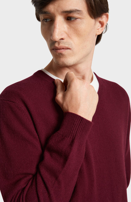 Pringle of Scotland Men's V Neck Cashmere Jumper on Model Sleeve Detail Image
