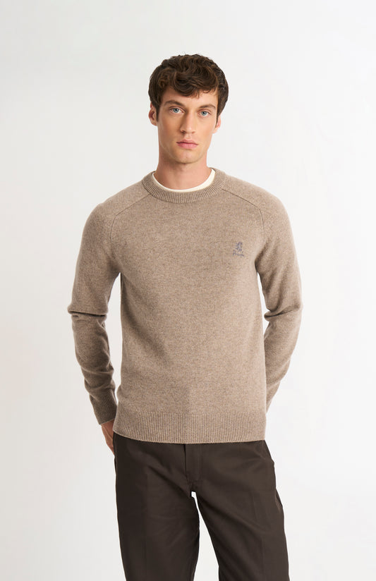 Pringle of Scotland Men’s Lambswool Crew Neck Jumper In Mushroom on model