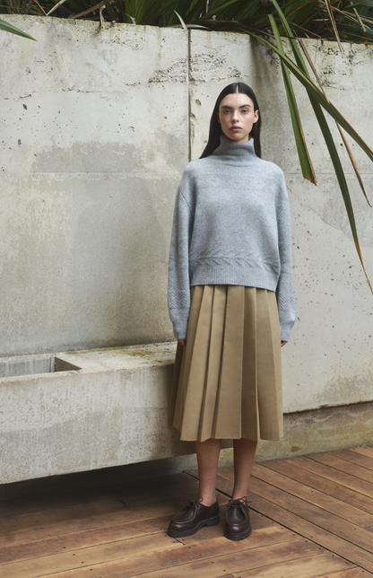 Pringle Women's Roll Neck Cashmere Jumper In Silver Melange on female model