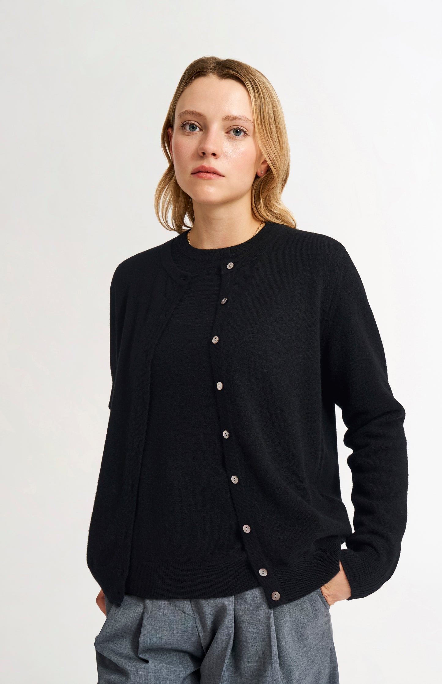 Pringle Women's Classic Round Neck Cashmere Cardigan In Black on model