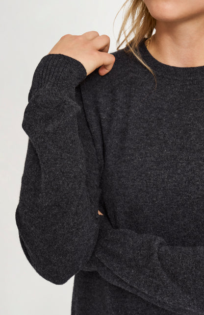 Pringle Women's Classic Round Neck Cashmere Jumper In Charcoal neck detail