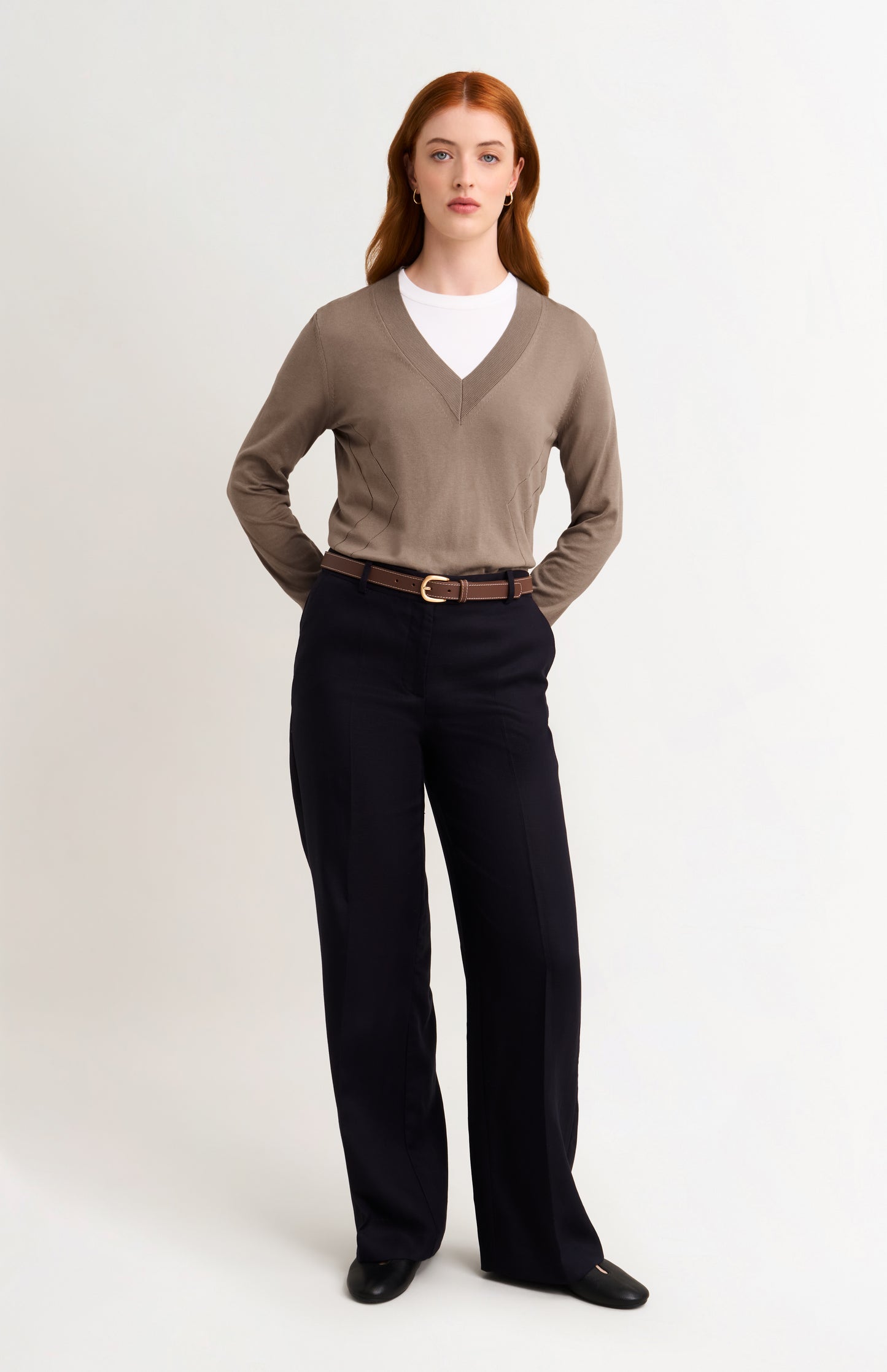 Women's Superfine Silk Blend Pointelle V Neck Jumper In Mushroom