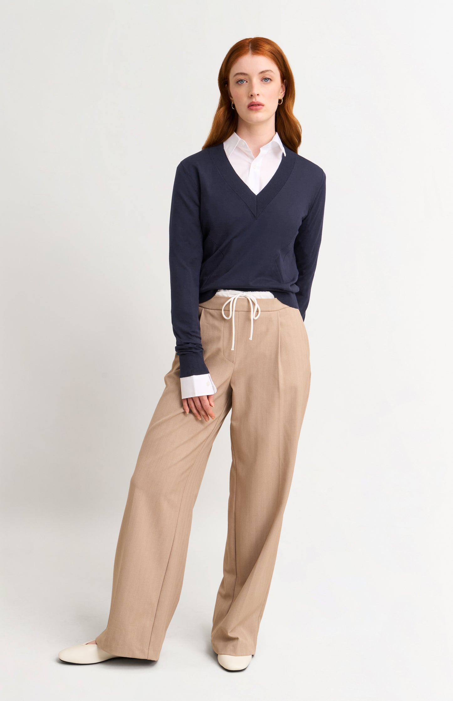 Women's Superfine Silk Blend Pointelle V Neck Jumper In Navy Blue