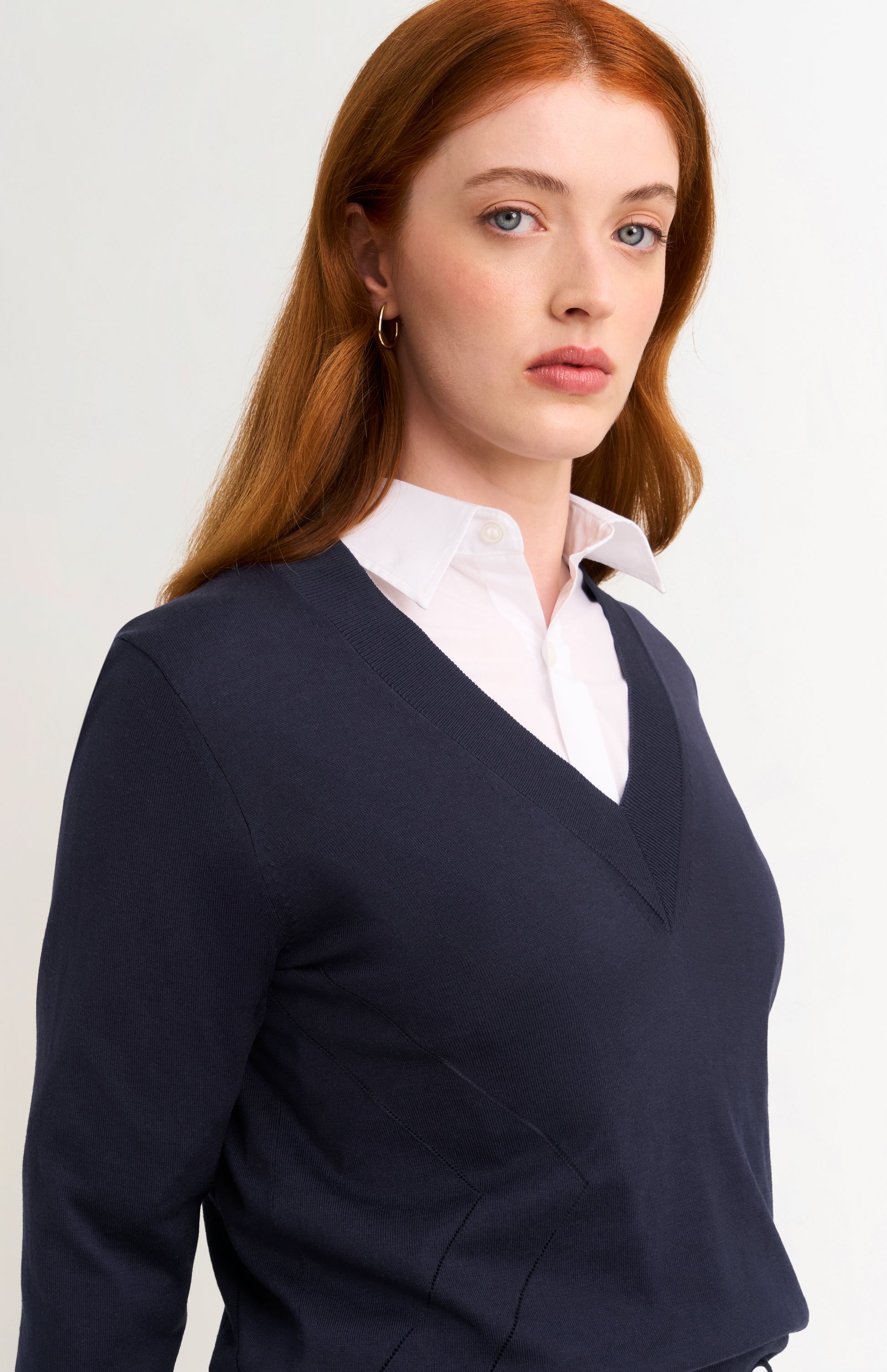 Women's Superfine Silk Blend Pointelle V Neck Jumper In Navy Blue