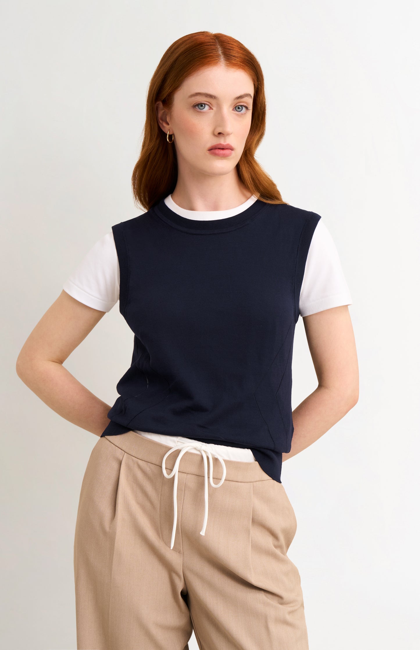 Women's Superfine Silk Blend Pointelle Crew Neck Vest In Navy Blue