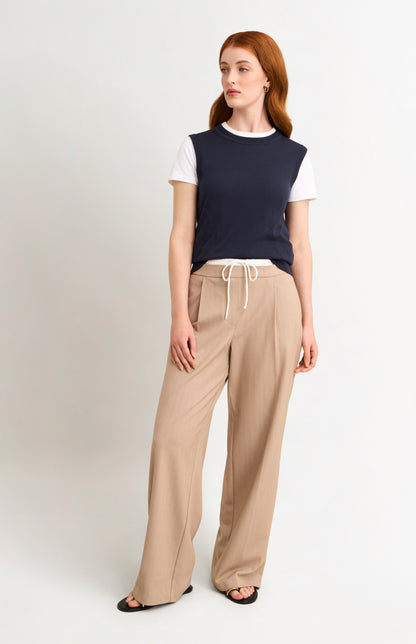 Women's Superfine Silk Blend Pointelle Crew Neck Vest In Navy Blue